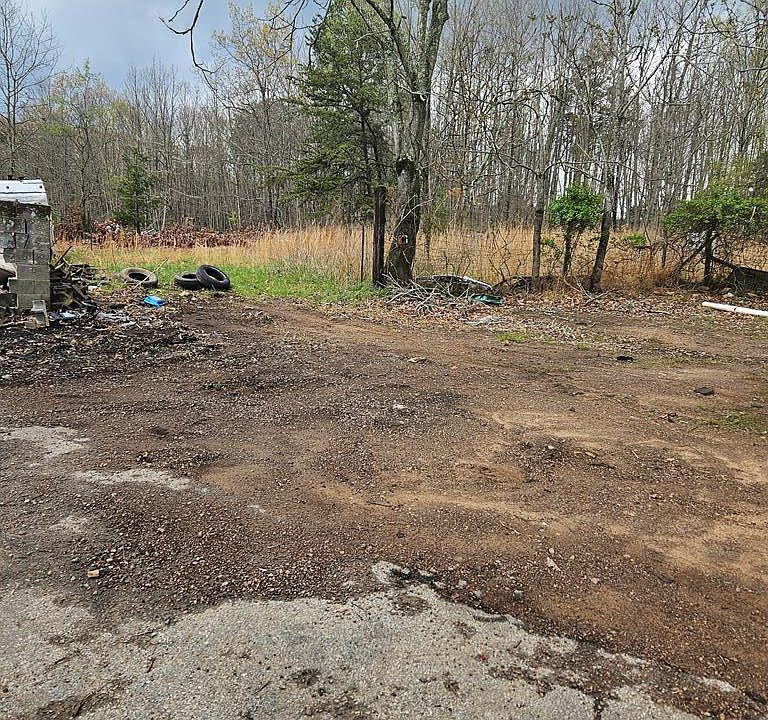 1st image of 268 Bennett Ln