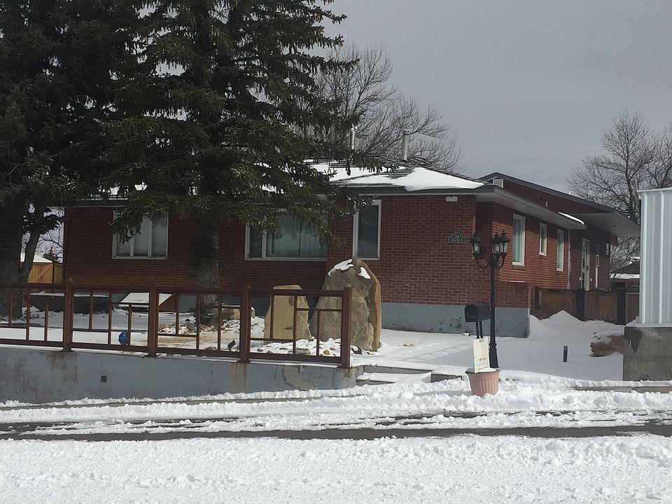 1st image of 218 12th Ave N