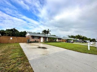 9201 Silverthorne Dr, West Palm Beach, FL 33403