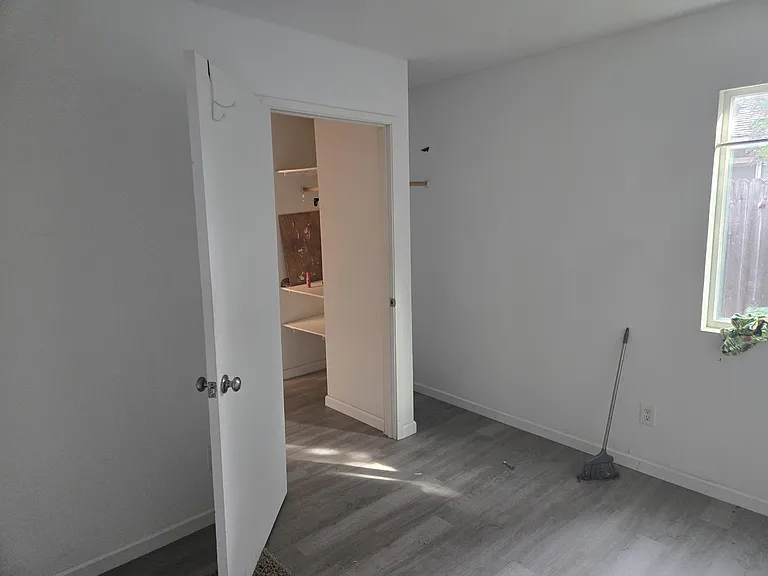 5765 Nina Way — Photo 6