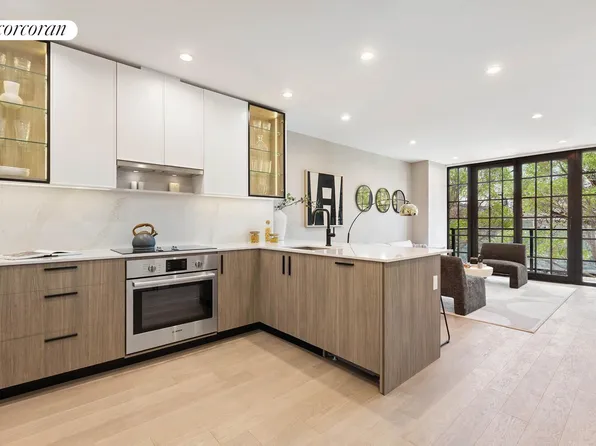 25-23 Newtown Avenue image 1 of 8