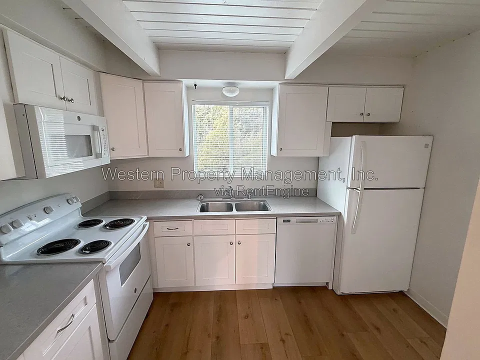 600 Cabrillo Park Ct #9