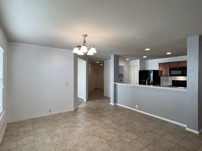 10909 Charreada Trl — Photo 10