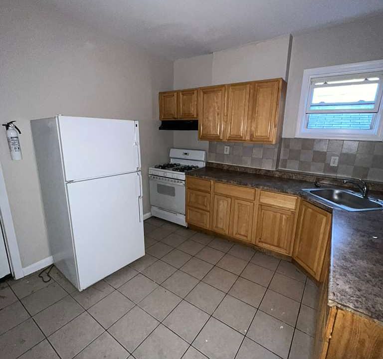 1st image of 133 Pennsylvania Ave APT 2