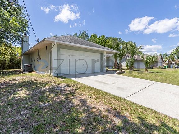 3rd image of 7458 Carillon Ave