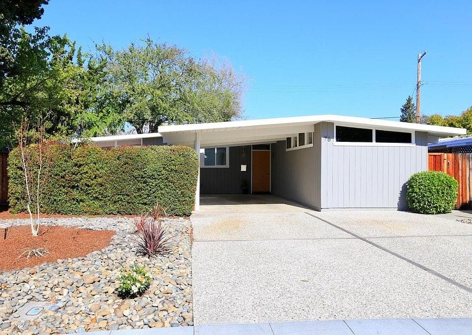 1st image of 76 Roosevelt Cir