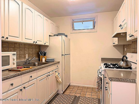5th image of 55 Austin Pl APT 4W