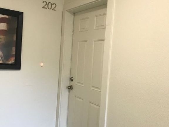 4th image of 592 Monroe St #202