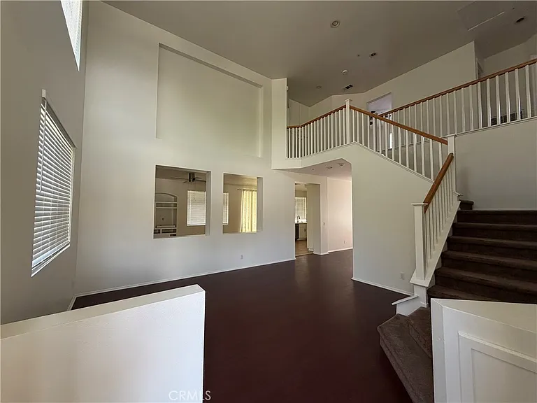 5569 Hunt Club Dr — Photo 4