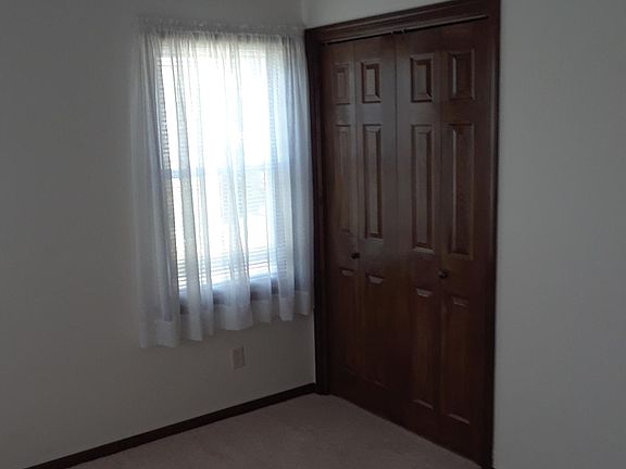 5th image of 809 Park Ave NW