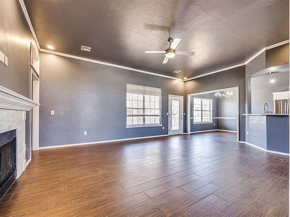 3rd image of 1720 Foxfire Rd