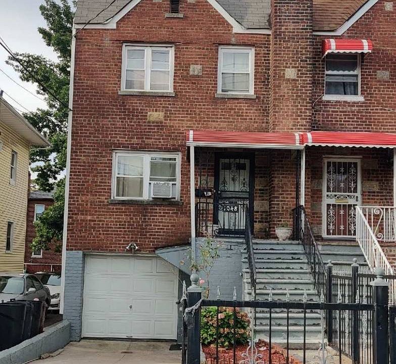 1st image of 1048 E 233rd St