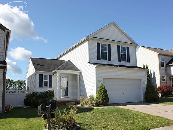 3rd image of 5040 Meadow Crest Cir