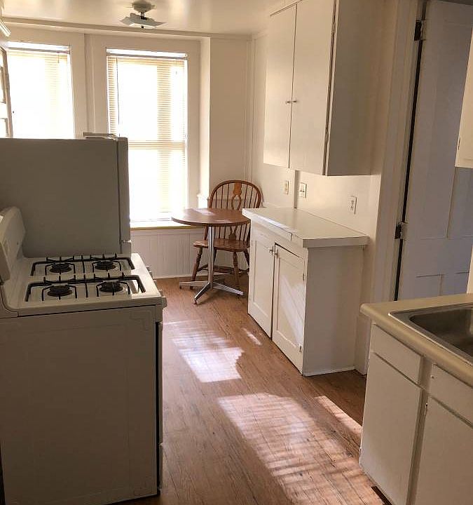 2nd image of 578 E Buchtel Ave #2