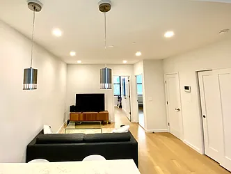 Rented by R New York