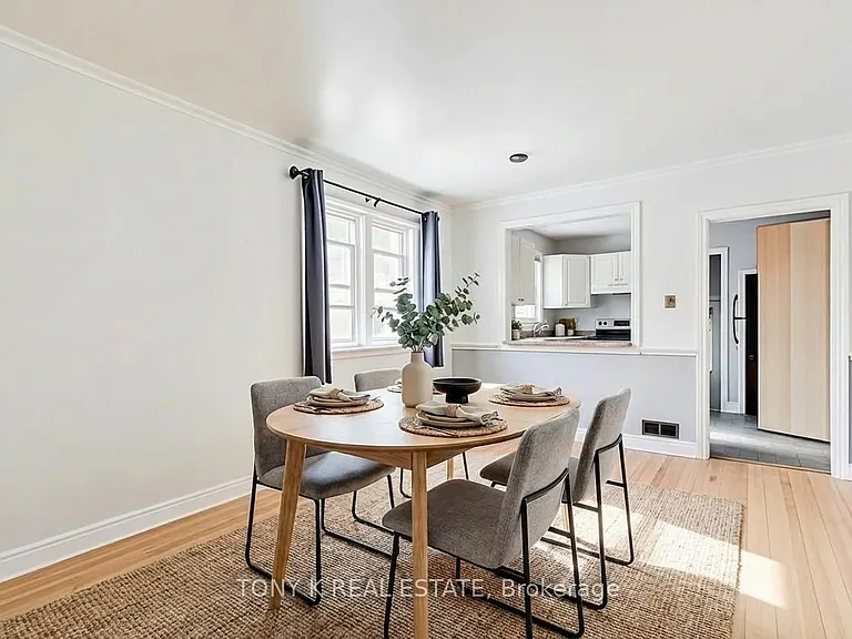 654 Grierson St — Photo 3