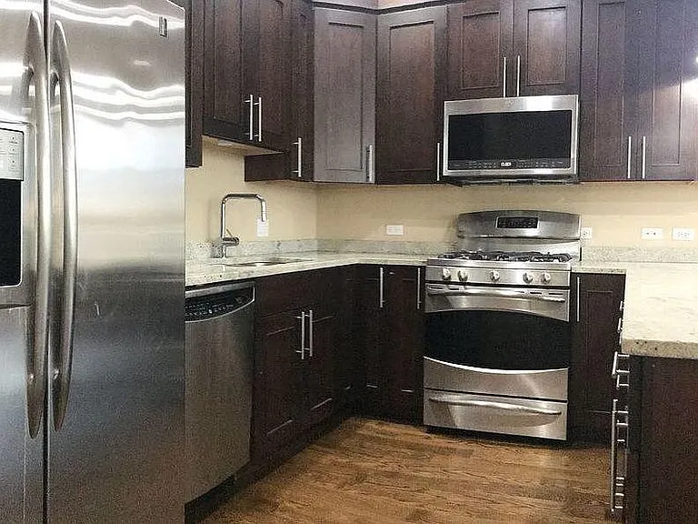 1914 N Damen Ave #4 — Photo 2
