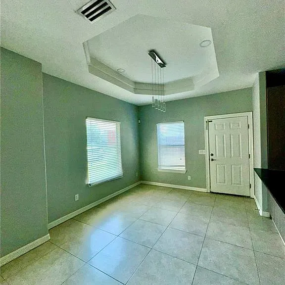 2703 Larkspur Ave — Photo 3