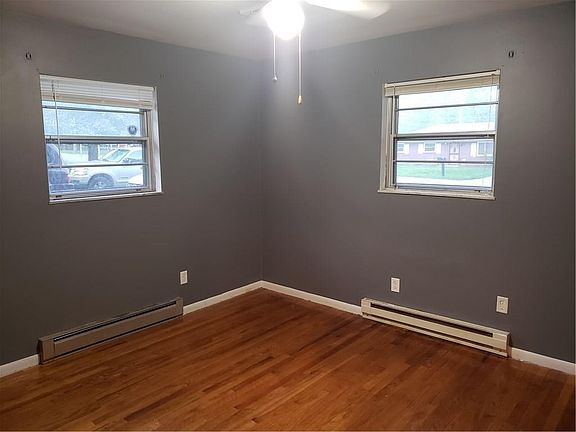 3rd image of 1702 N Graham Ave