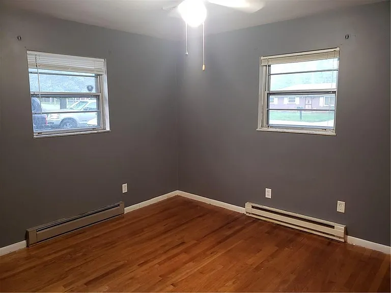 1702 N Graham Ave — Photo 3
