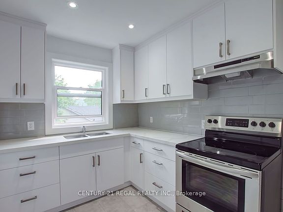 4th image of 2127 Harris Cres