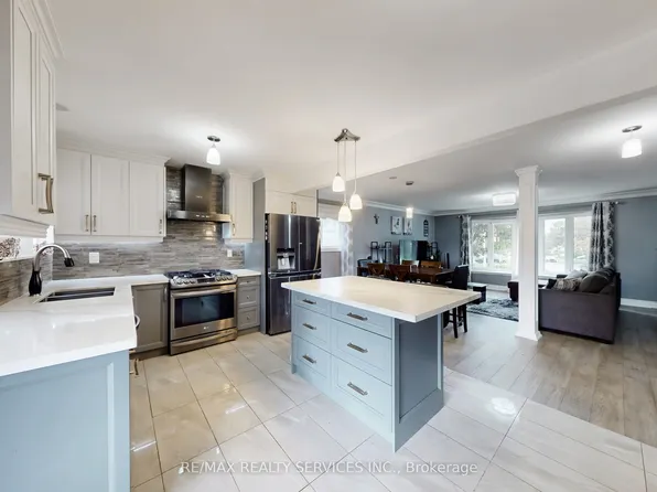 53 Geneva Cres, Brampton, ON L6S 1K7