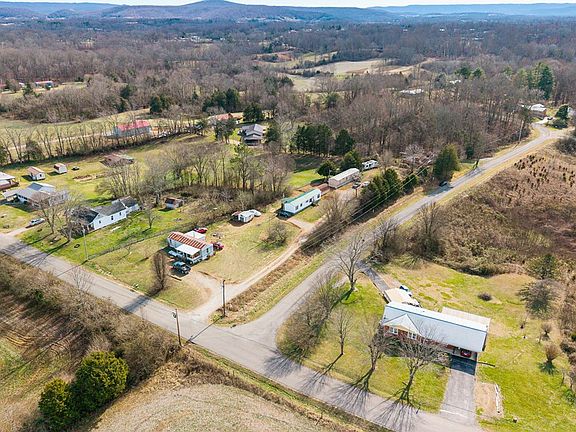 4th image of 787 Pine Thickett Rd