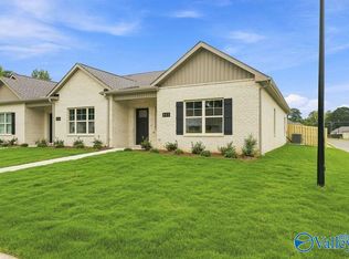 412 Clyde Ln SE, Hartselle, AL 35640