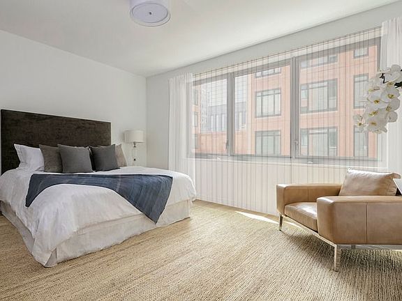 5th image of 210 W 77th St APT 6E