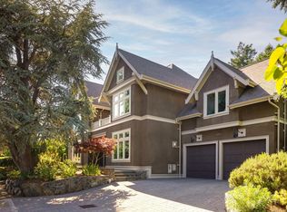 1568 Montgomery Ave, Victoria, BC V8S 1T4