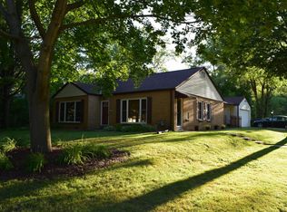 1835 N 119th St, Wauwatosa, WI 53226
