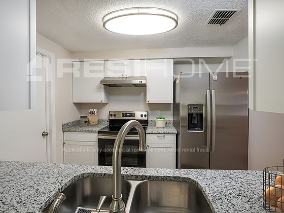 3rd image of 221 Evergreen Ln