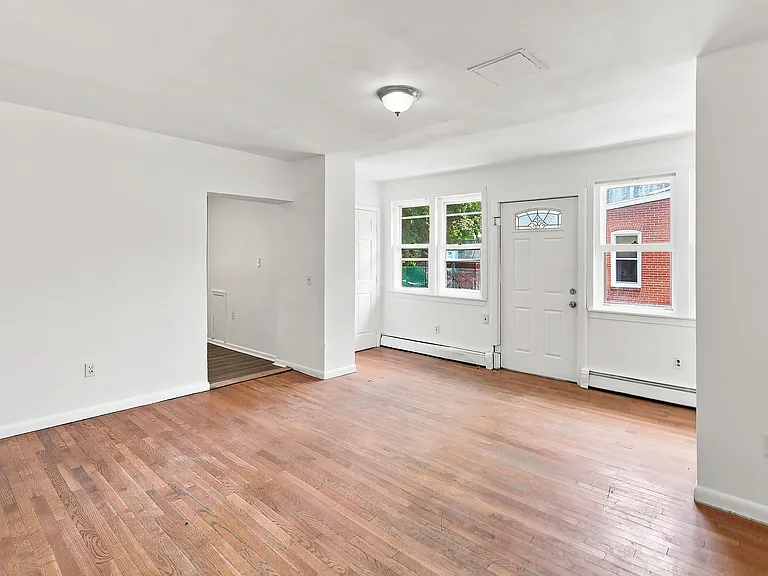 320 Hewitt St #1 — Photo 7