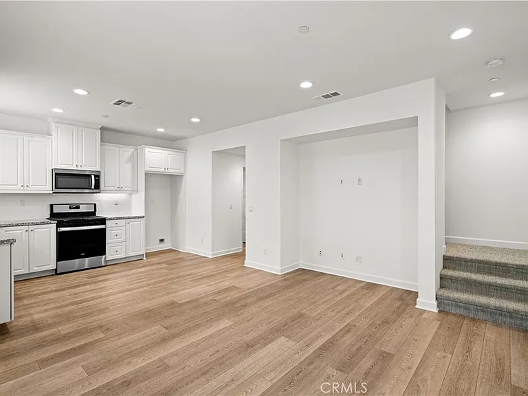 398 Sunrise Ln — Photo 9