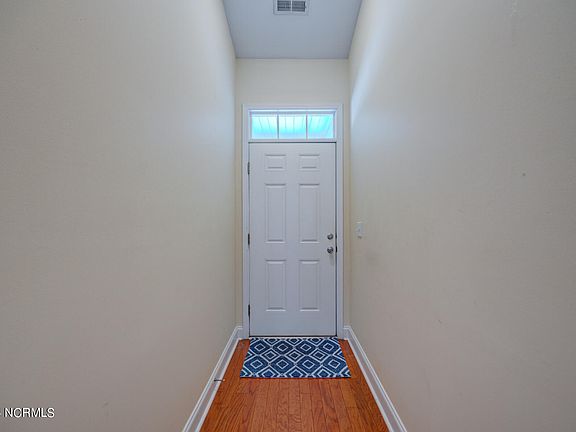 4th image of 1021 Macklin Street