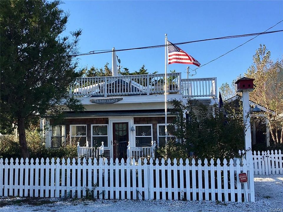 1st image of 104 S Carolina Ave
