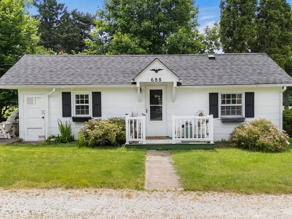 688 Logan Rd, Mansfield, OH 44907
