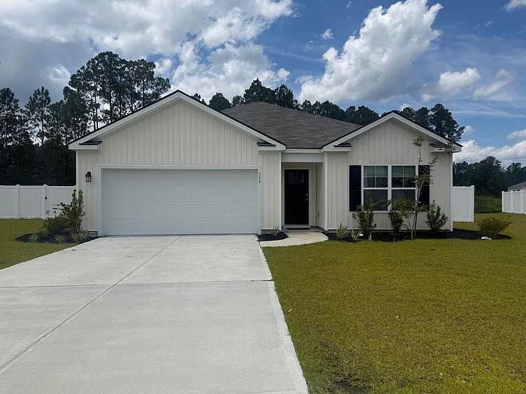 339 Elizabeth Dr — Photo 1