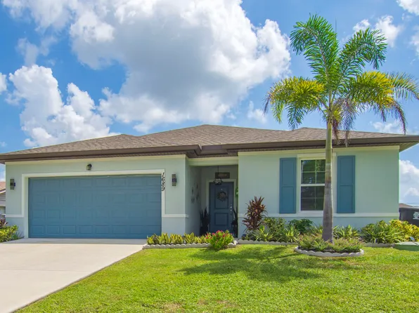 1689 SE CHELLO Lane, Port St Lucie, FL 34983