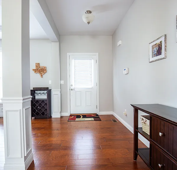 1779 Victoria Ct — Photo 3