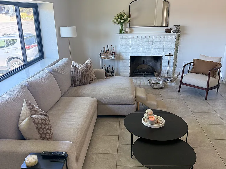 1031 Deerhaven Dr — Photo 3