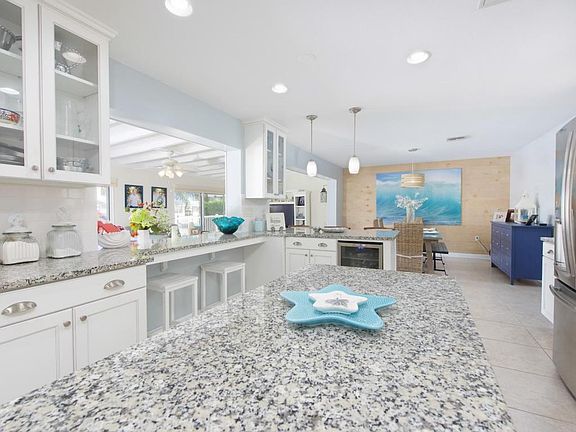 3rd image of 419 Bridgetown Ct