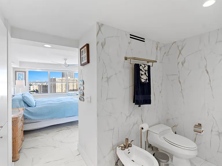 121 Golden Isles Dr #Penthouse 1 — Photo 48