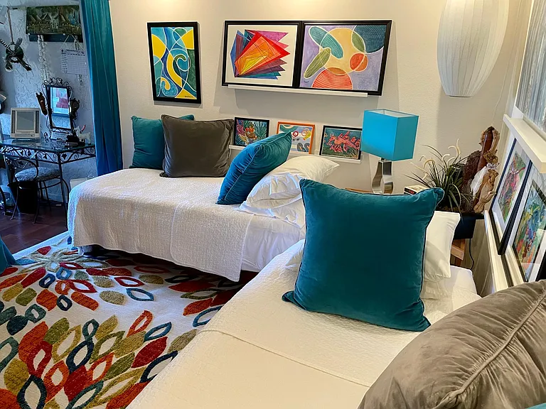 Second bedroom lounge area
