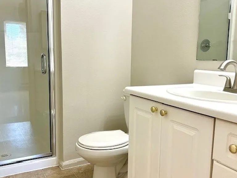 Bellevue Heights Apartments — Photo 30