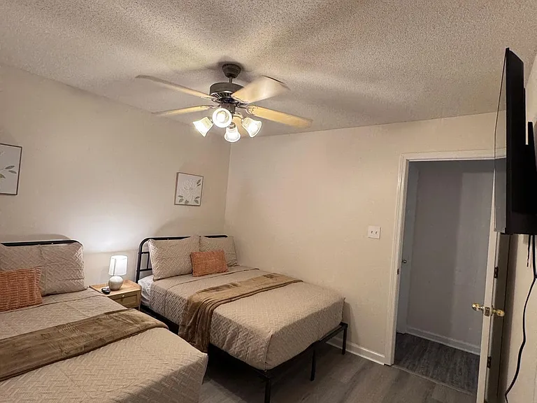 7503 Hunters Hollow Ln — Photo 29