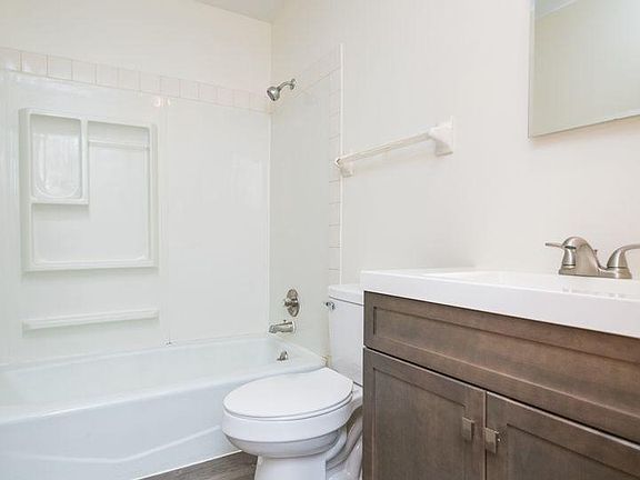 3rd image of 953 High Meadow Dr APT D