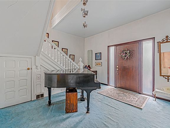 3rd image of 440 Westminster Ave