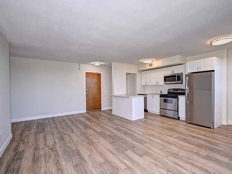 301 Fairview Dr — Photo 9