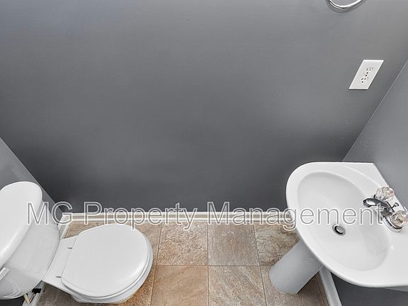 4th image of 11909 Stratfield Place Cir